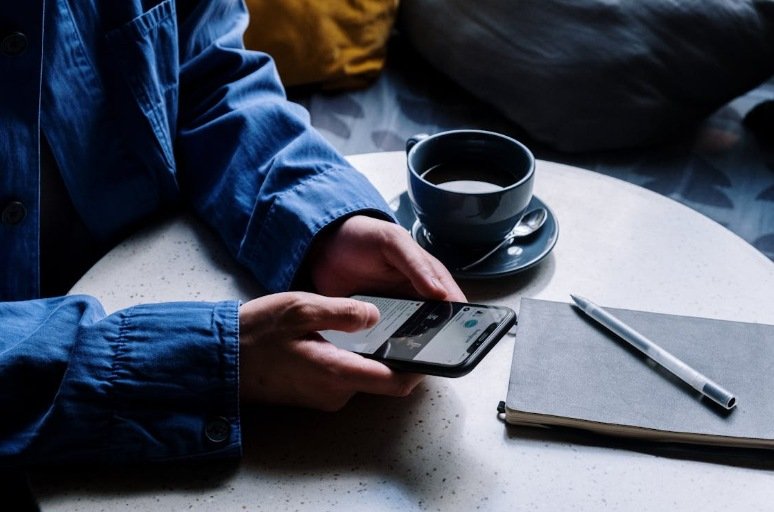 Digital Lifestyles and Everyday Health Habits - How to Strike a Balance