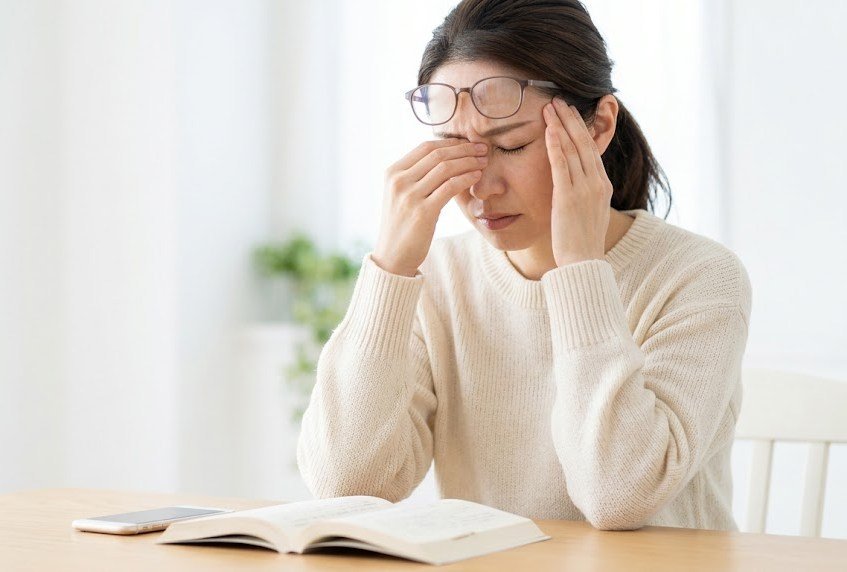 Symptoms That May Signal Binocular Vision Dysfunction in Adults