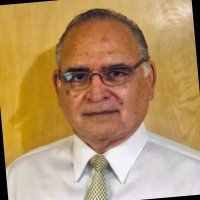 Dr. Oscar Benavides