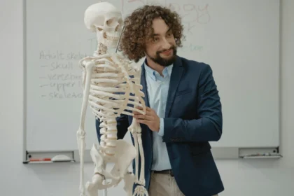 Hip Dips Are Bone Structure, Not a Body Flaw (The Anatomy Nobody Explains)