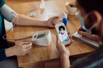 Social Proof in Healthcare: How Online Credibility Influences Where Patients Book